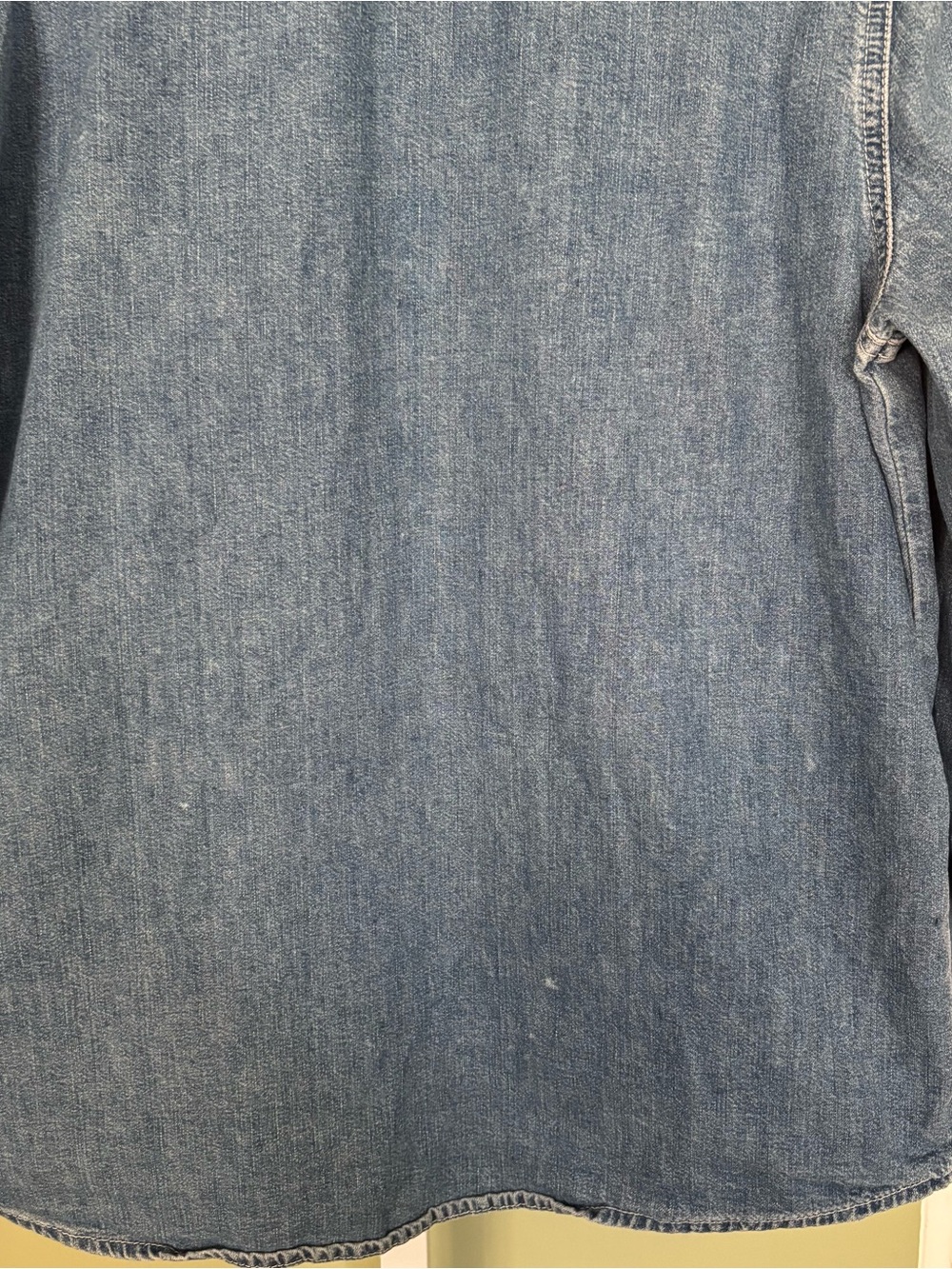 Classic Denim Button-Up Shirt - Light Blue. Xlg - Picture 6 of 8